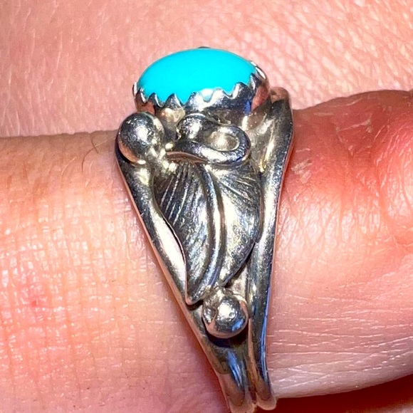 Vintage (New Old Stock) Navajo Sleeping Beauty Turquoise and 925 SIGNED - Picture 6 of 9